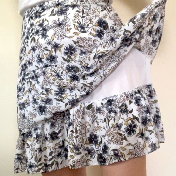 Loft floral layered skirt | size 0 | 18.5” length | New w/o tags (1556) - Picture 3 of 10